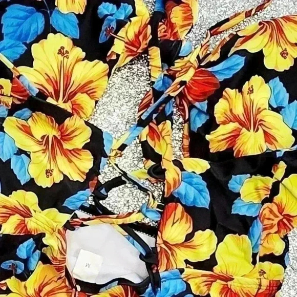 NWOT FLORAL LACE UP /CUT OUT SWIM SUIT - Picture 4 of 6